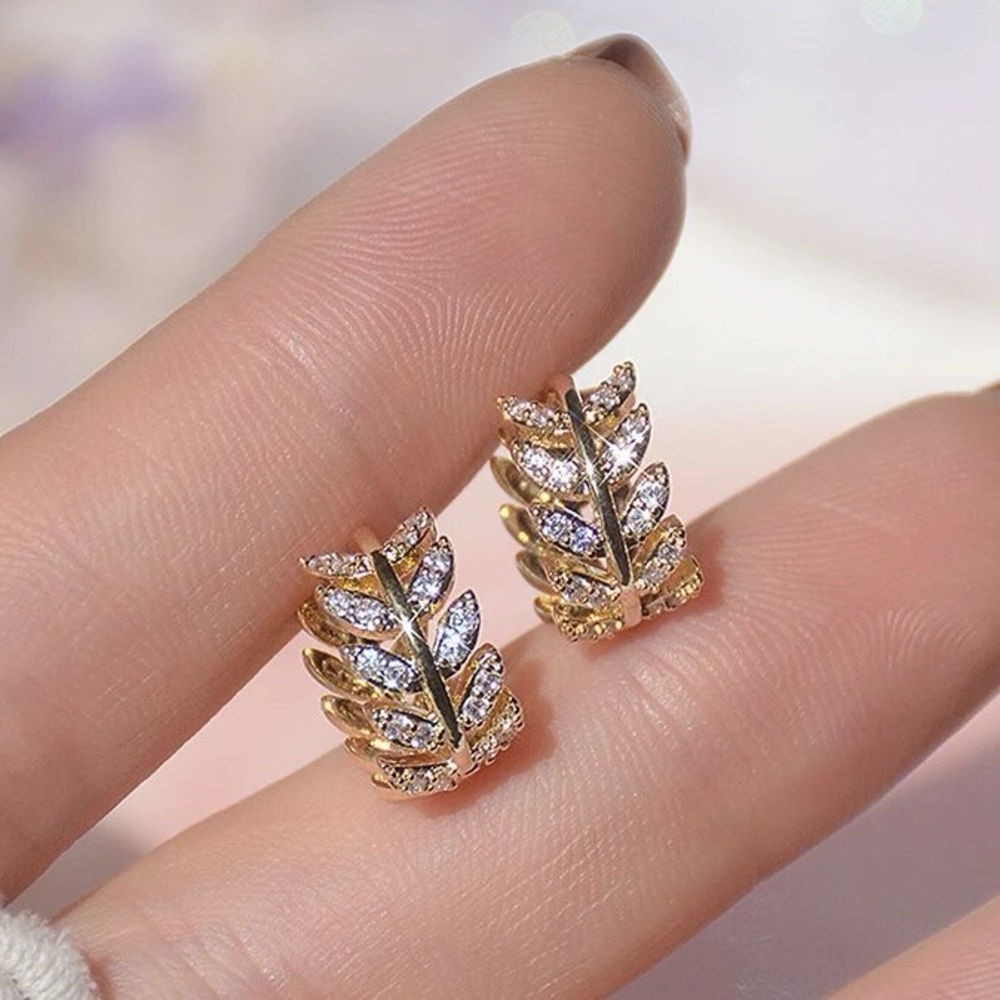 💎 NEW 14K Gold Plated CZ Crystal Leaf Hoop Earrings